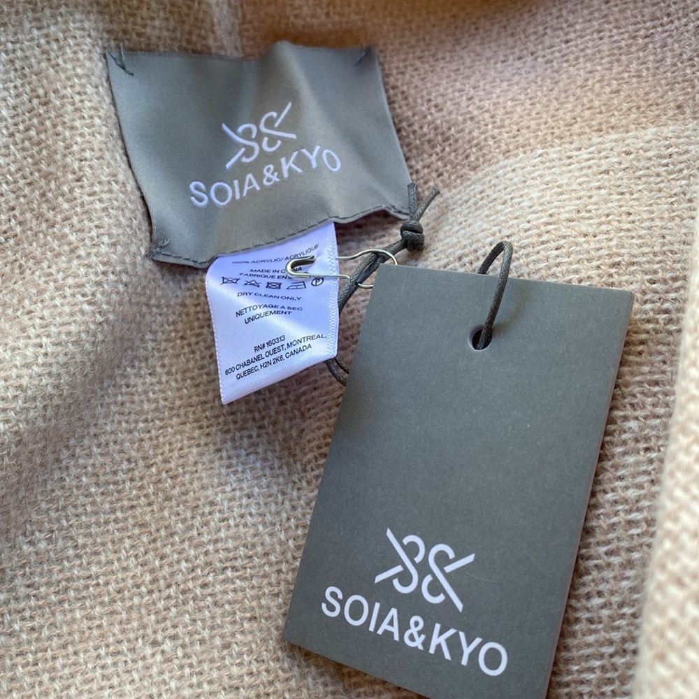 NWT Soia & Kyo gorgeous wrap/shawl from Barney’s New York. - Picture 10 of 14